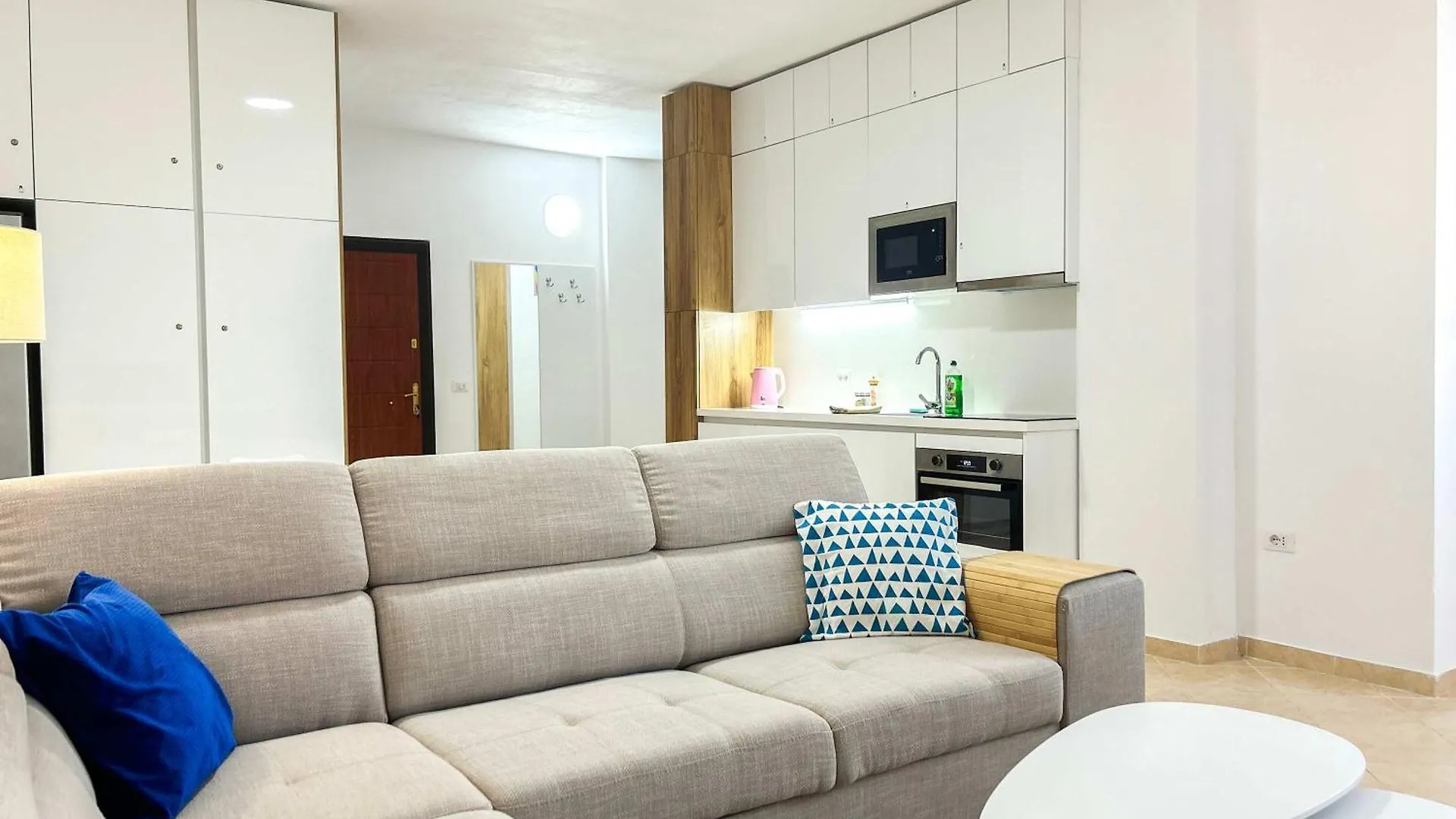 2 Bedroom Apartment 983 Durres
